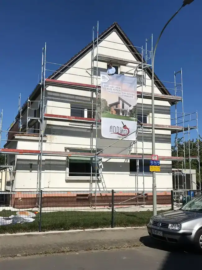 Fassadenfehler vorher — Maler mit Stern